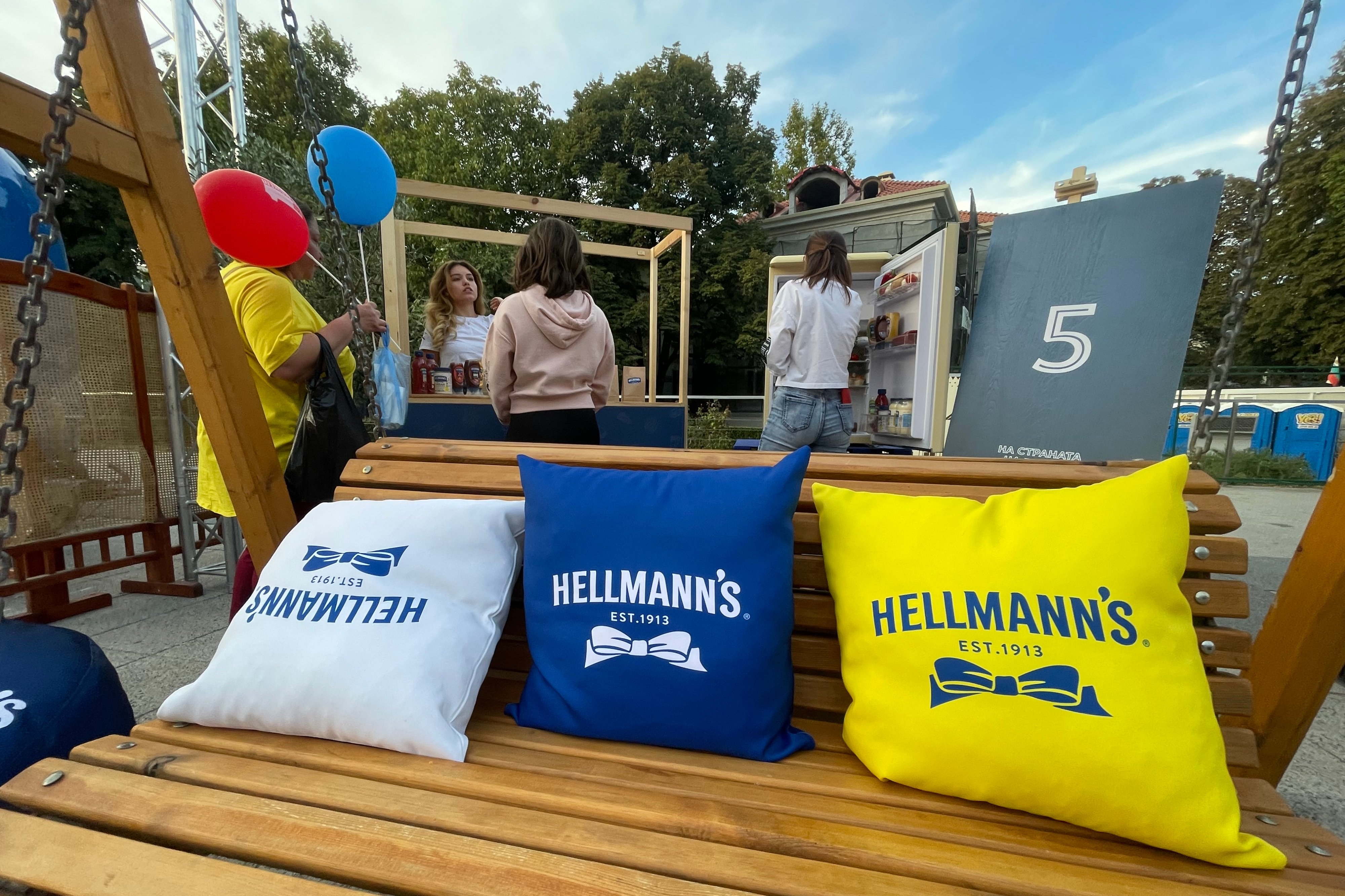 B+RED | Unilever 2023 - Hellmann’s - Fridge Activation