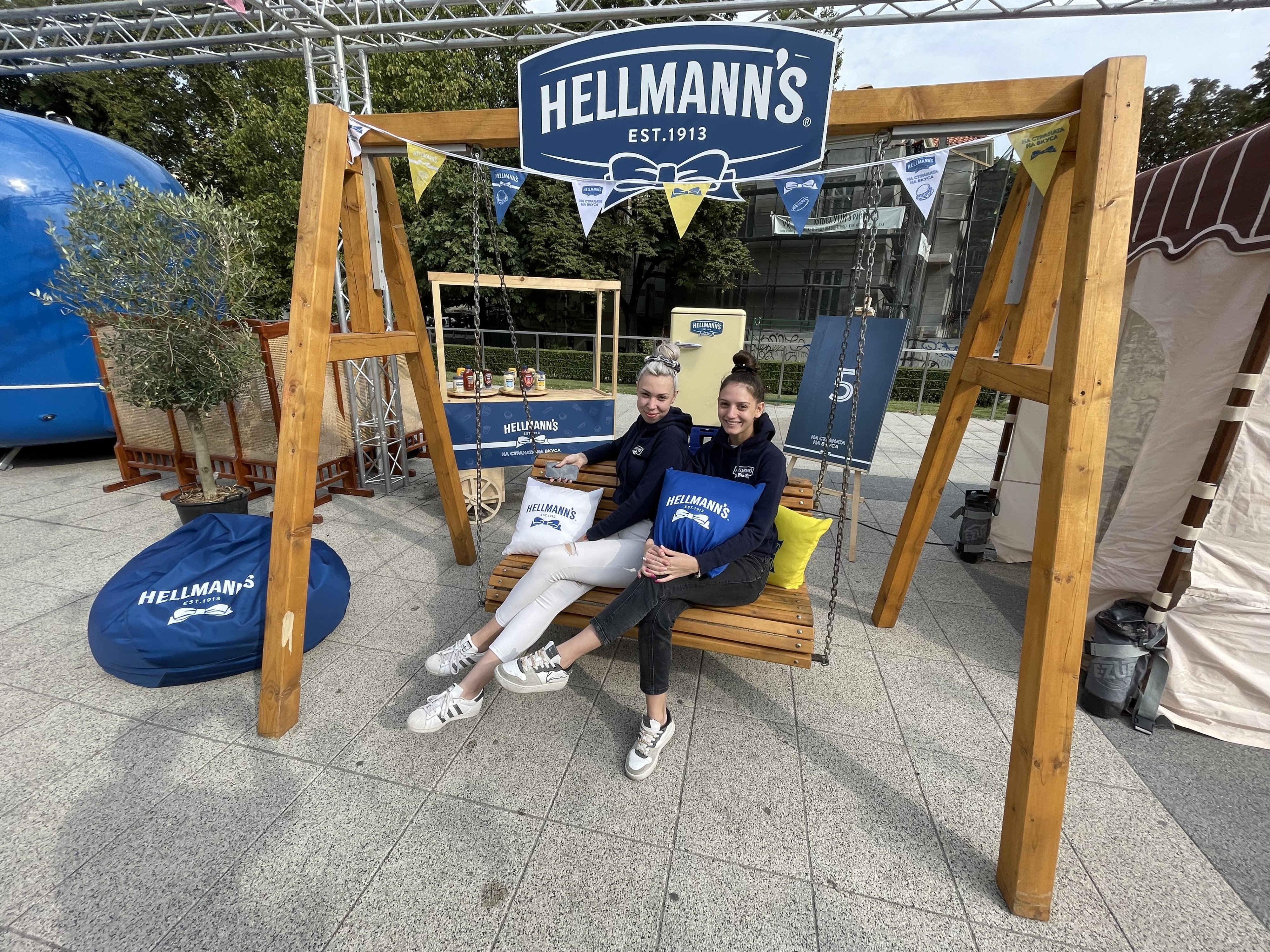 B+RED | Unilever 2023 - Hellmann’s - Fridge Activation