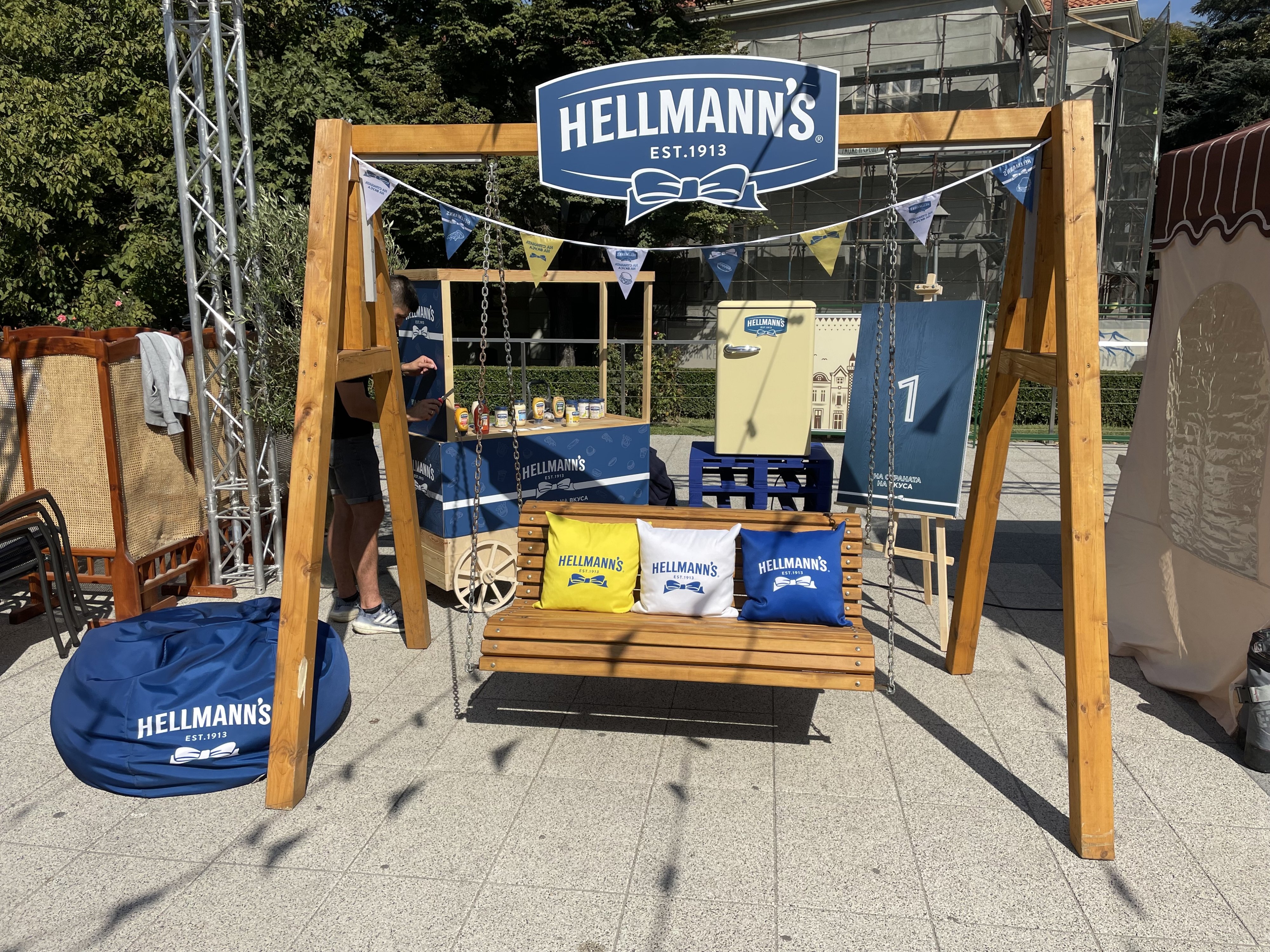 B+RED | Unilever 2023 - Hellmann’s - Fridge Activation